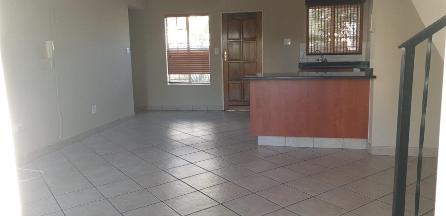 To Let 3 Bedroom Property for Rent in Country View Gauteng