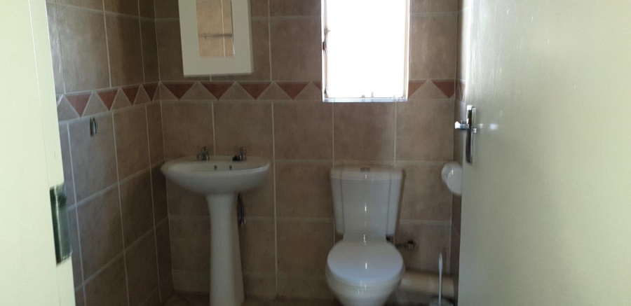 To Let 3 Bedroom Property for Rent in Country View Gauteng