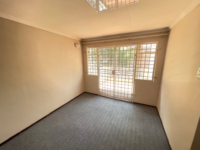 2 Bedroom Property for Sale in Brummeria Gauteng