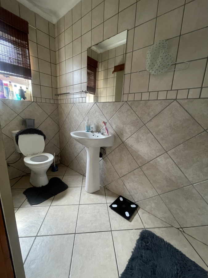 2 Bedroom Property for Sale in Tyger Valley Gauteng