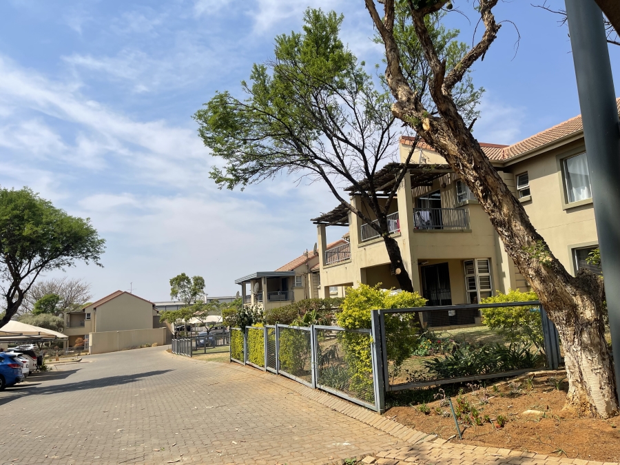 2 Bedroom Property for Sale in Tyger Valley Gauteng