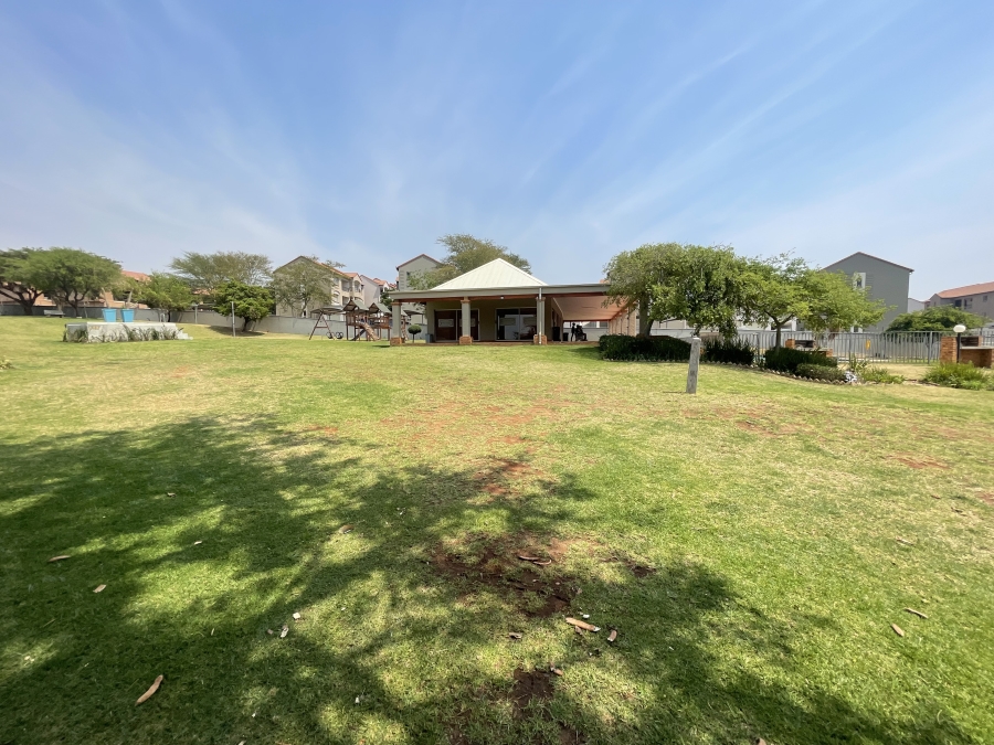 2 Bedroom Property for Sale in Tyger Valley Gauteng