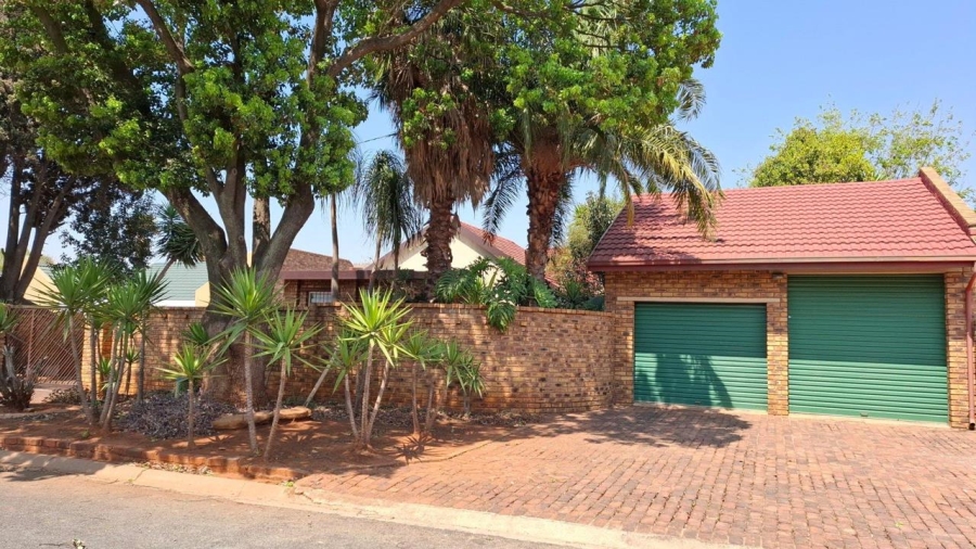 3 Bedroom Property for Sale in Ravenswood Gauteng