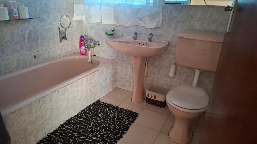 3 Bedroom Property for Sale in Ravenswood Gauteng