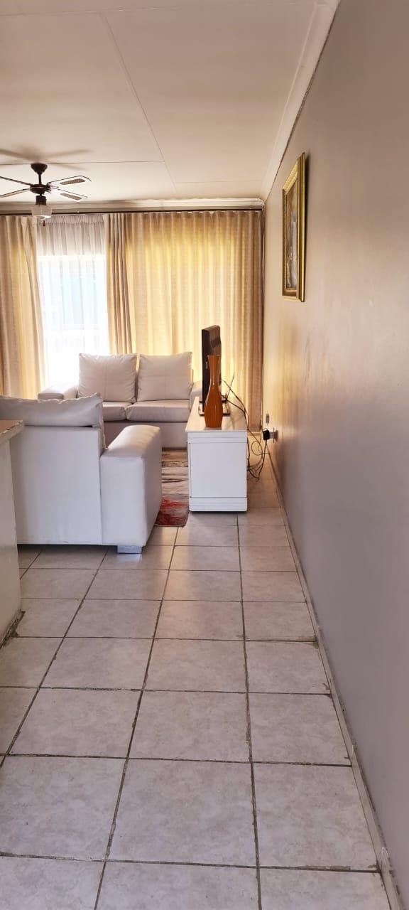 2 Bedroom Property for Sale in The Reeds Gauteng