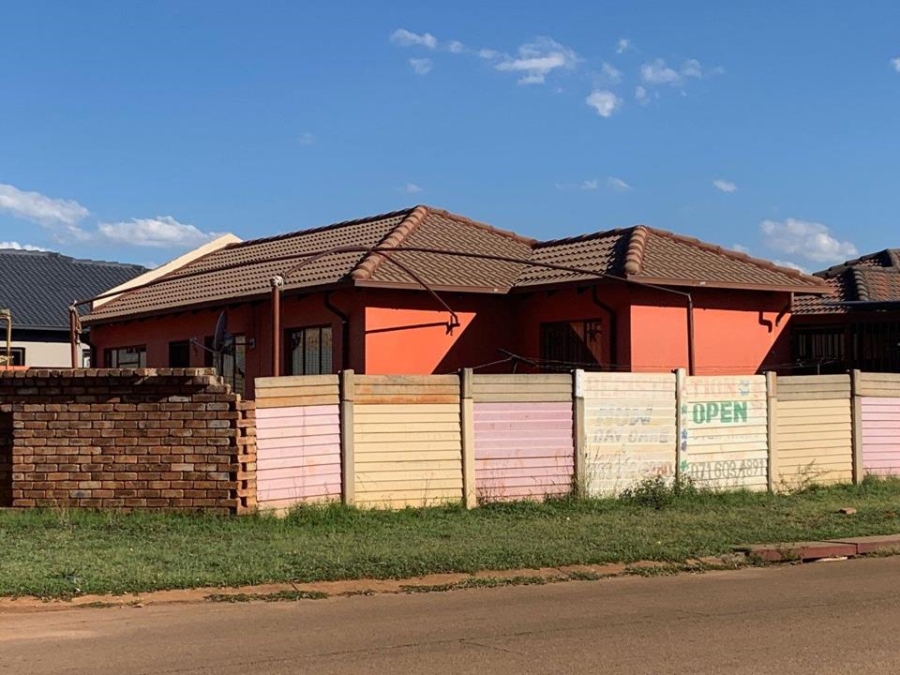 2 Bedroom Property for Sale in The Orchards Gauteng