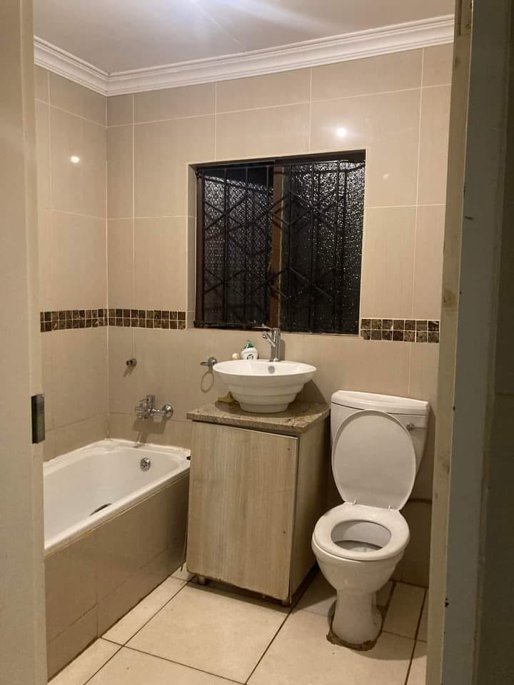 2 Bedroom Property for Sale in The Orchards Gauteng