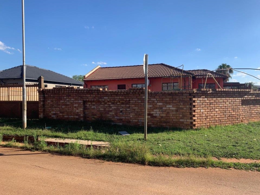 2 Bedroom Property for Sale in The Orchards Gauteng