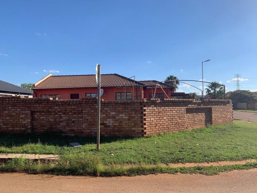 2 Bedroom Property for Sale in The Orchards Gauteng