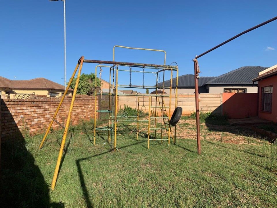 2 Bedroom Property for Sale in The Orchards Gauteng