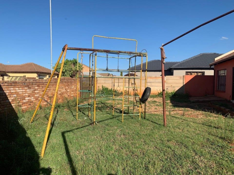 2 Bedroom Property for Sale in The Orchards Gauteng