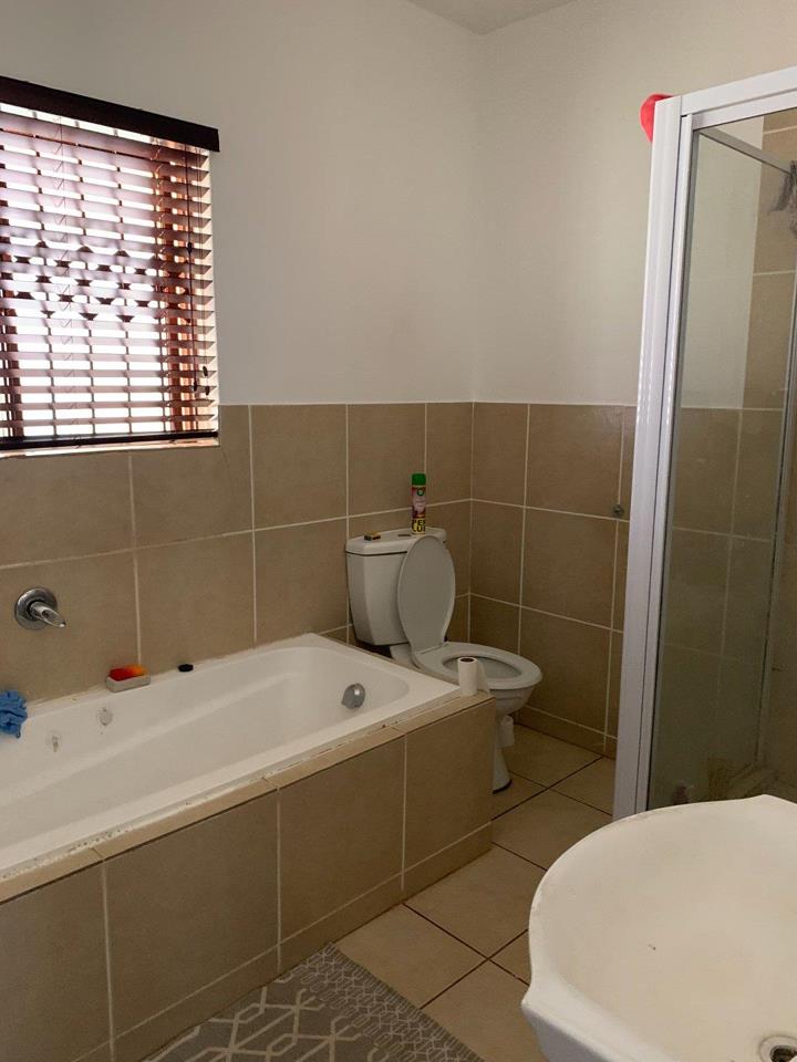 2 Bedroom Property for Sale in Hesteapark Gauteng