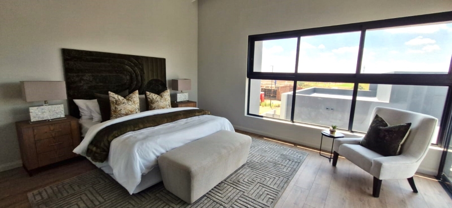 6 Bedroom Property for Sale in Midstream Heights Gauteng