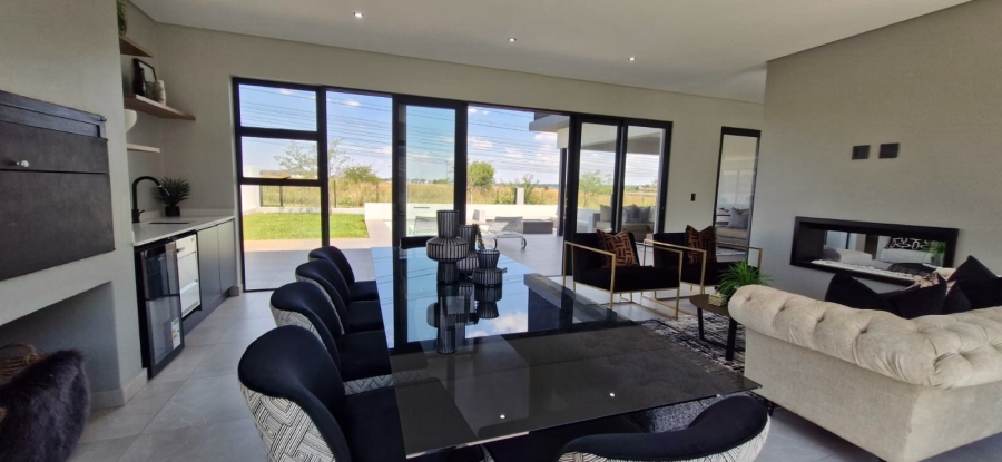 6 Bedroom Property for Sale in Midstream Heights Gauteng