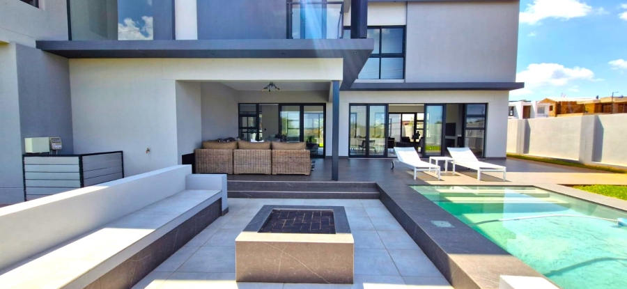 6 Bedroom Property for Sale in Midstream Heights Gauteng