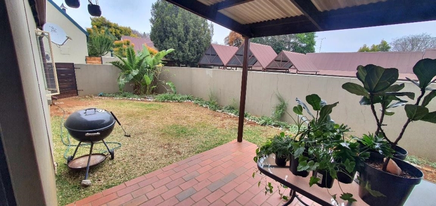 2 Bedroom Property for Sale in Wapadrand Gauteng