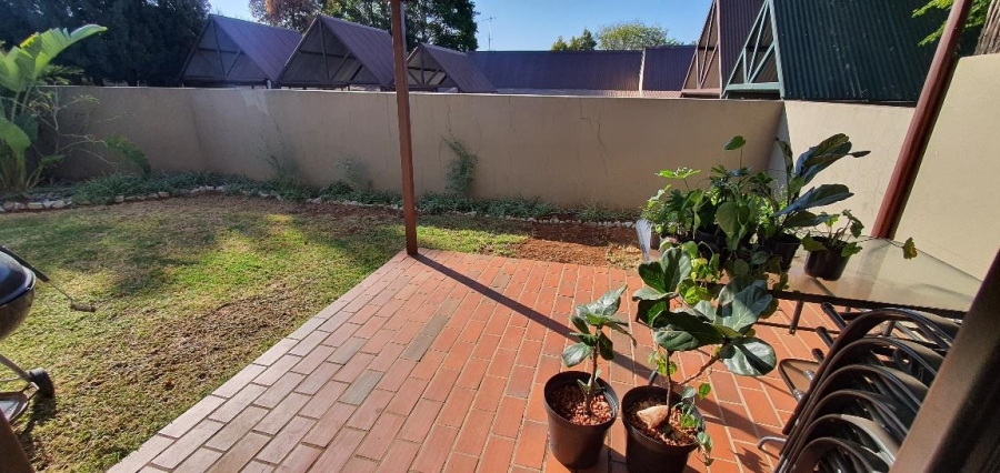 2 Bedroom Property for Sale in Wapadrand Gauteng