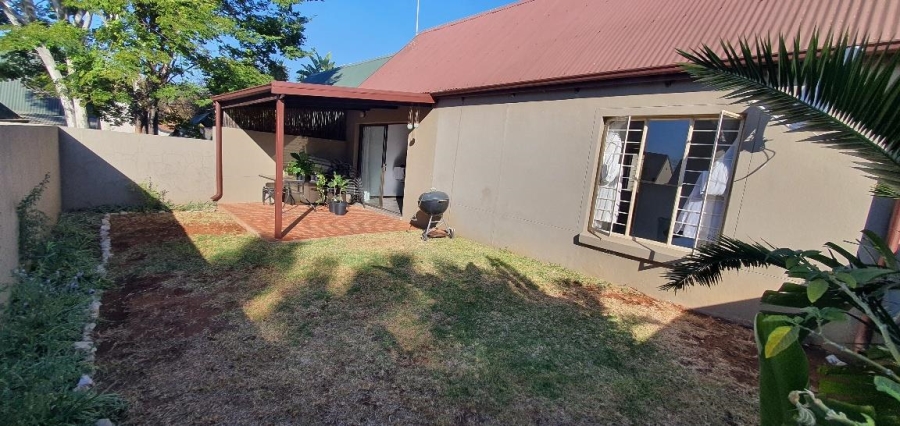 2 Bedroom Property for Sale in Wapadrand Gauteng