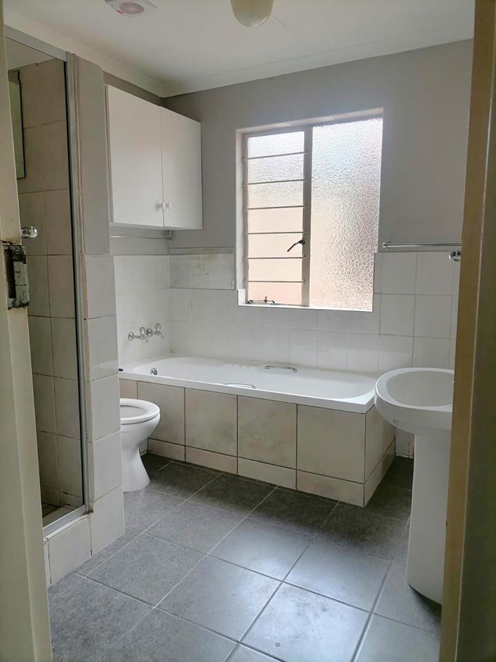 2 Bedroom Property for Sale in Wapadrand Gauteng