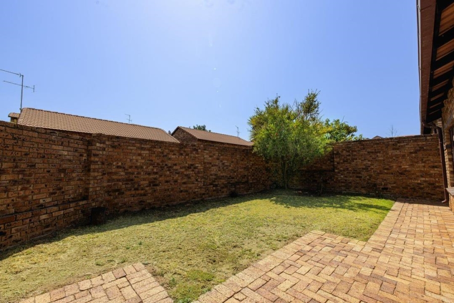 2 Bedroom Property for Sale in Halfway Gardens Gauteng