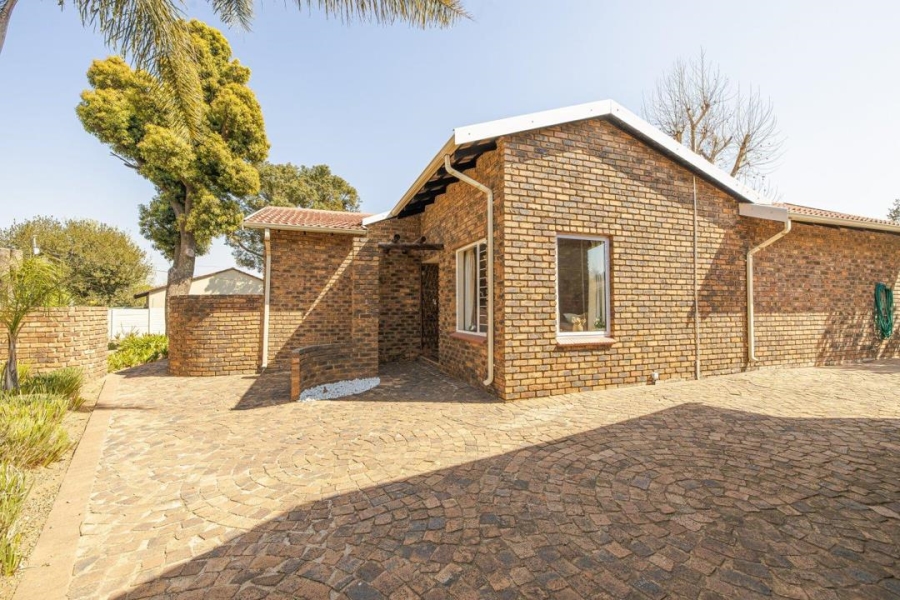 3 Bedroom Property for Sale in Halfway Gardens Gauteng