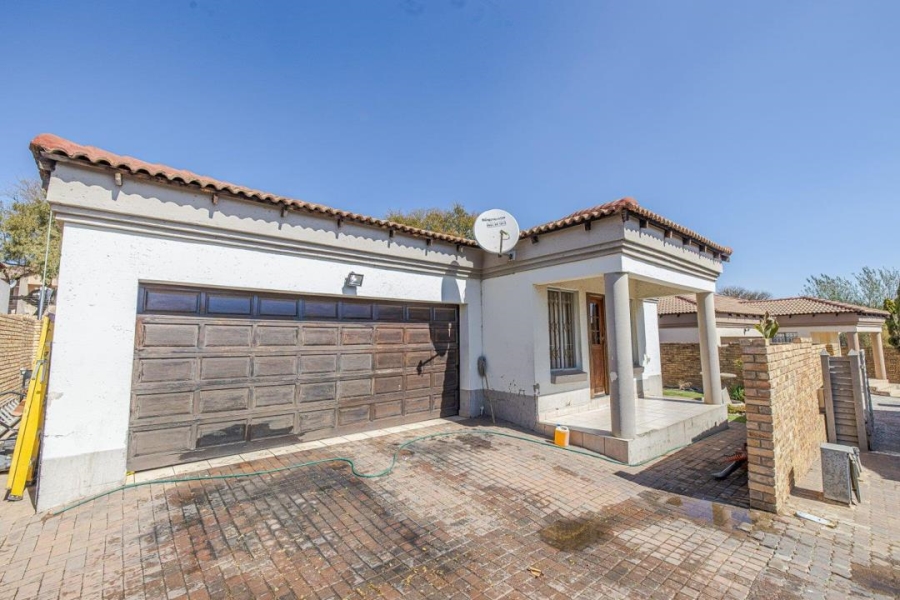 4 Bedroom Property for Sale in Noordwyk Gauteng