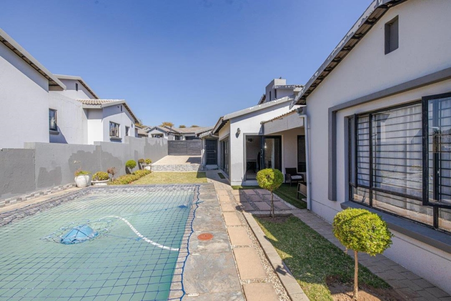 4 Bedroom Property for Sale in Barbeque Downs Gauteng