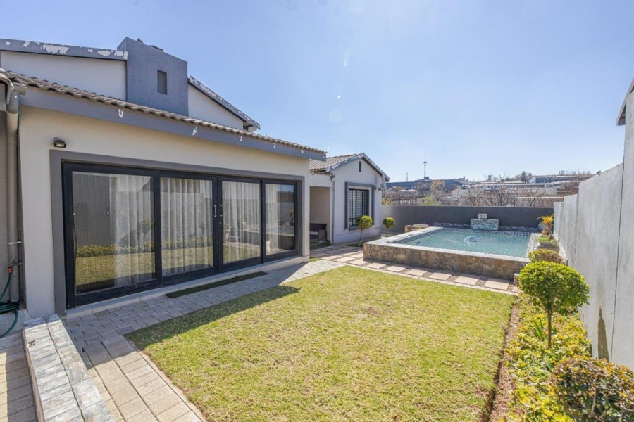 4 Bedroom Property for Sale in Barbeque Downs Gauteng