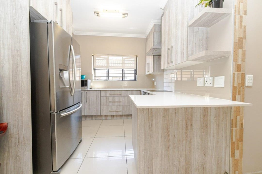 4 Bedroom Property for Sale in Barbeque Downs Gauteng