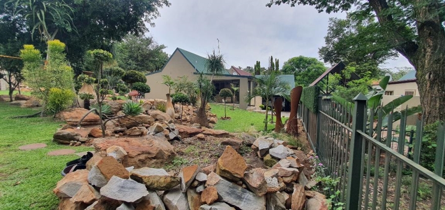 2 Bedroom Property for Sale in Wapadrand Gauteng