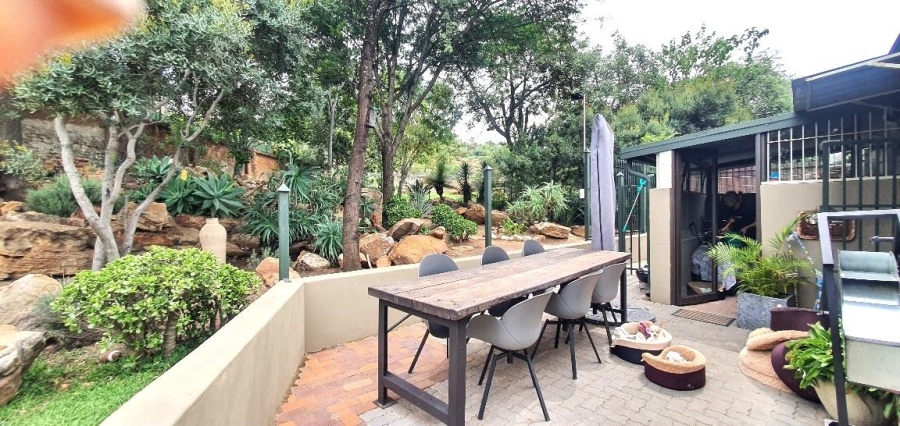 2 Bedroom Property for Sale in Wapadrand Gauteng