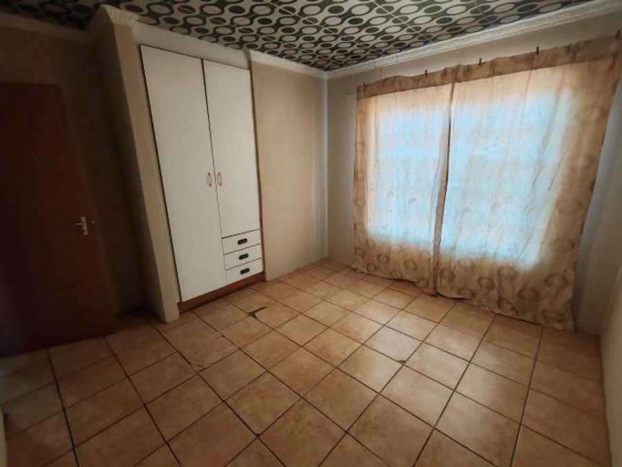 6 Bedroom Property for Sale in Atteridgeville Gauteng