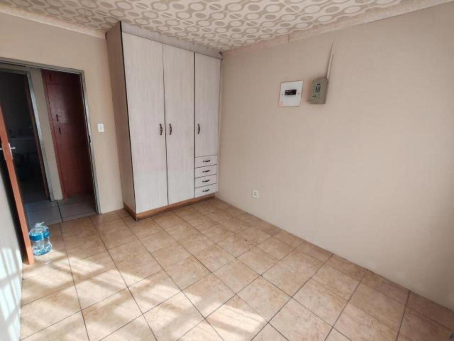 6 Bedroom Property for Sale in Atteridgeville Gauteng