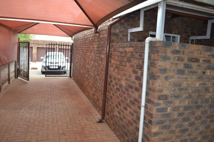 2 Bedroom Property for Sale in Theresa Park Gauteng