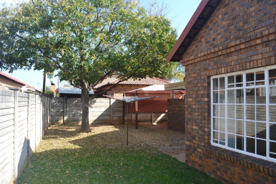 2 Bedroom Property for Sale in Theresa Park Gauteng