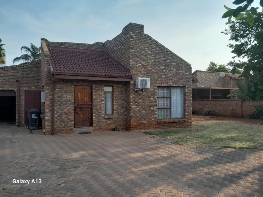 4 Bedroom Property for Sale in The Orchards Gauteng