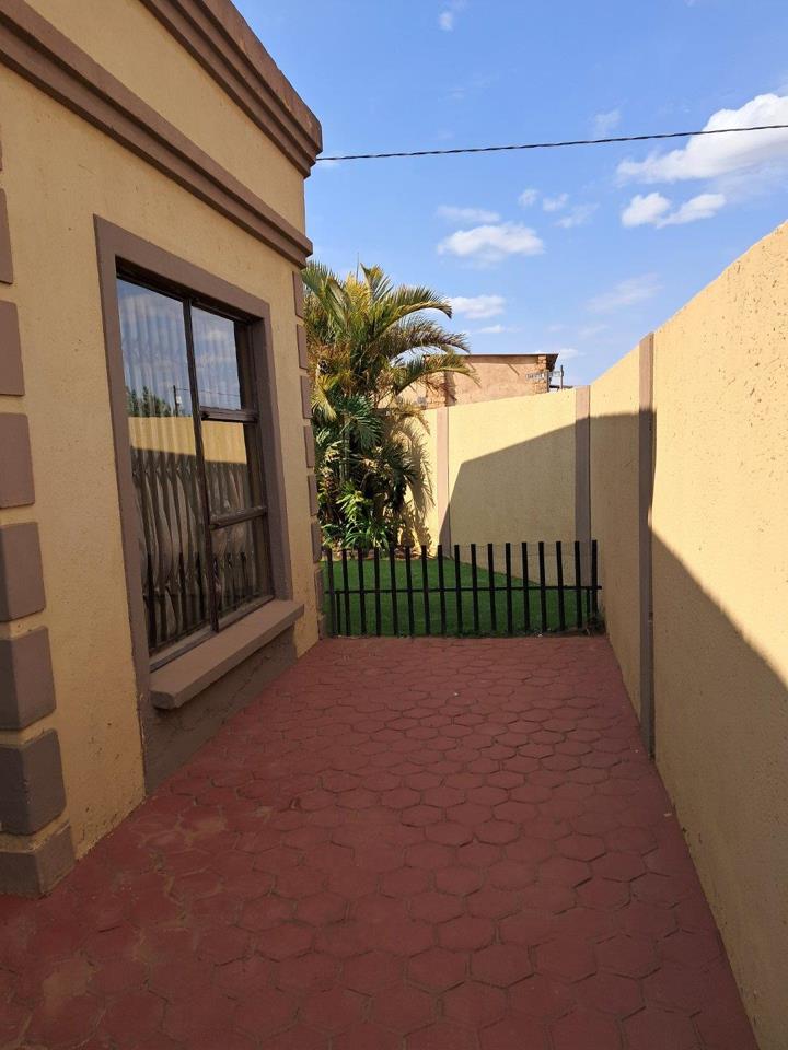 3 Bedroom Property for Sale in Soshanguve Gauteng