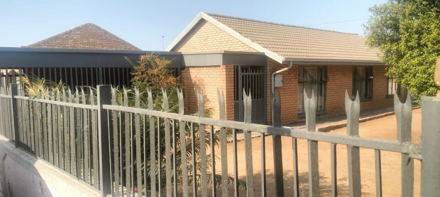 3 Bedroom Property for Sale in Soshanguve DD Gauteng