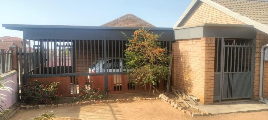 3 Bedroom Property for Sale in Soshanguve DD Gauteng