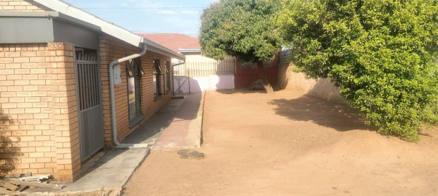 3 Bedroom Property for Sale in Soshanguve DD Gauteng