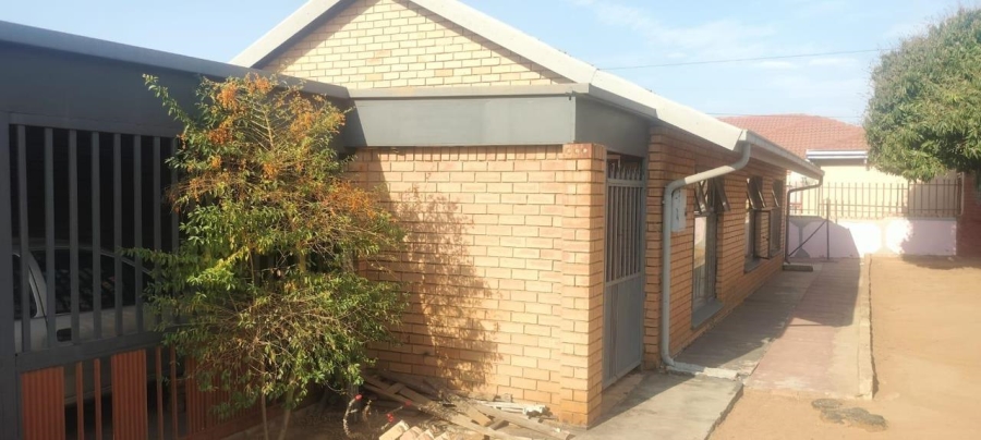 3 Bedroom Property for Sale in Soshanguve DD Gauteng