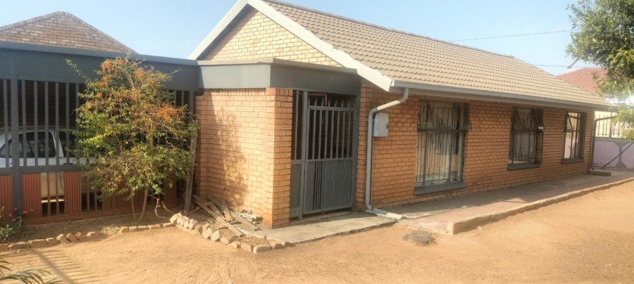 3 Bedroom Property for Sale in Soshanguve DD Gauteng