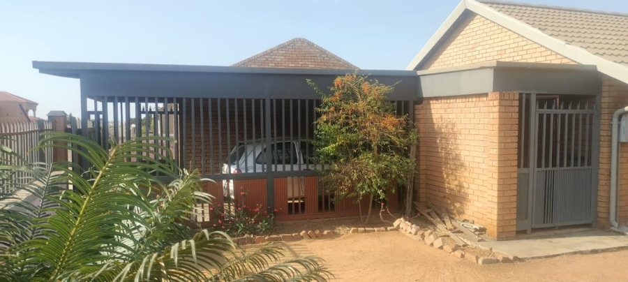 3 Bedroom Property for Sale in Soshanguve DD Gauteng