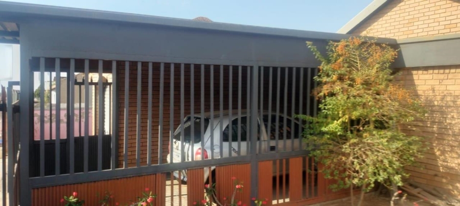 3 Bedroom Property for Sale in Soshanguve DD Gauteng