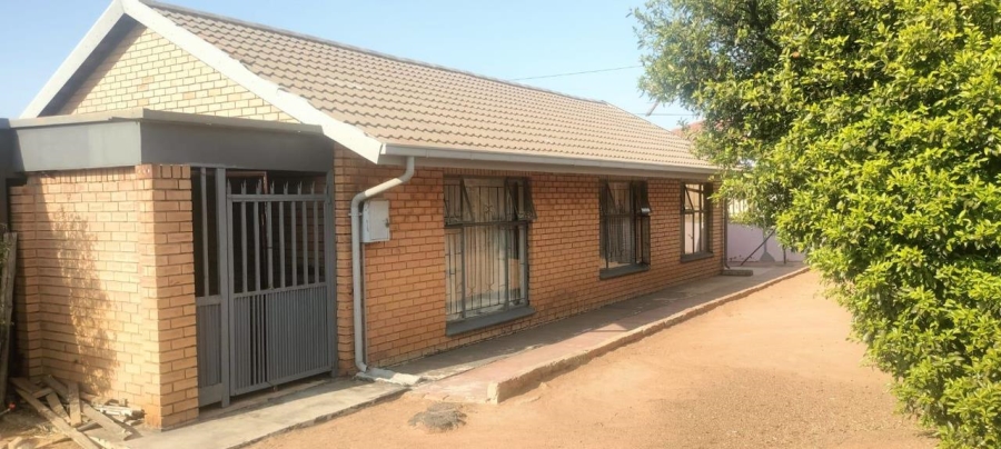 3 Bedroom Property for Sale in Soshanguve DD Gauteng