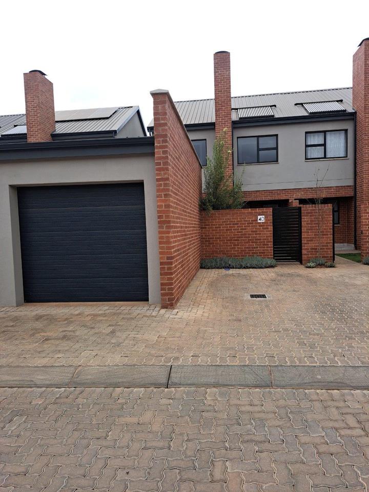 To Let 3 Bedroom Property for Rent in Karenpark Gauteng