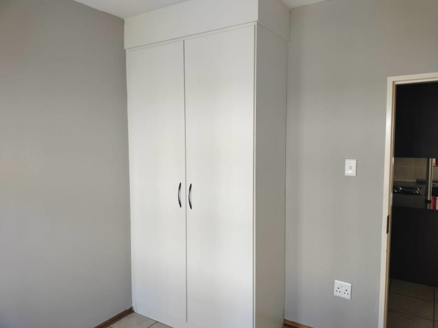 2 Bedroom Property for Sale in Hesteapark Gauteng