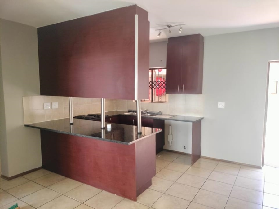 2 Bedroom Property for Sale in Hesteapark Gauteng