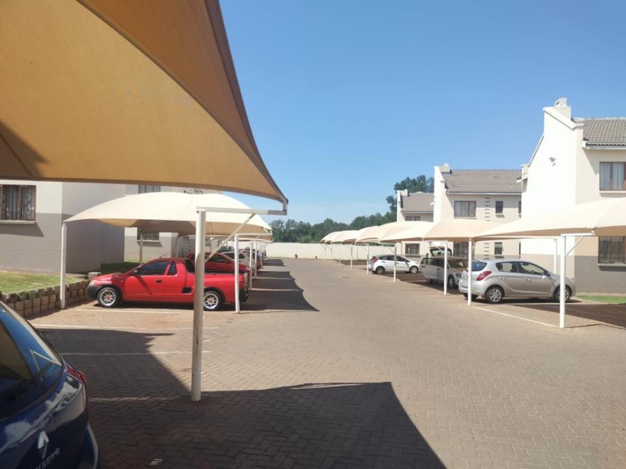 2 Bedroom Property for Sale in Hesteapark Gauteng