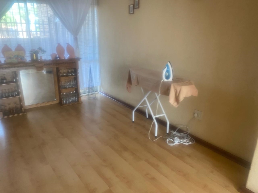 To Let 4 Bedroom Property for Rent in Atteridgeville Gauteng